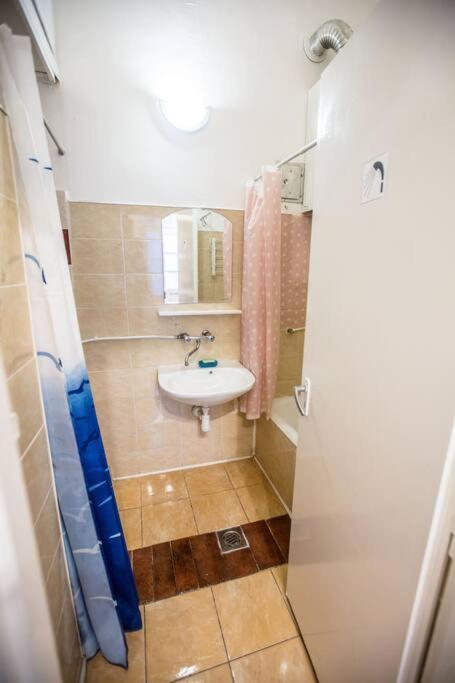 Keleti Apartment City Center Big Flat Bedroom Private Use Budapeste Exterior foto